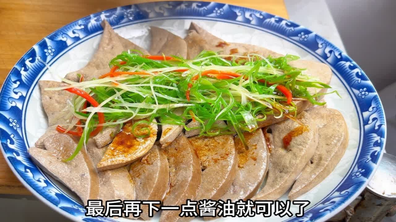 猪肝怎么炒嫩？秘诀大公开：从选购到烹饪技巧，助你轻松做出鲜嫩猪肝