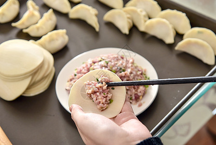 饺子馅怎么做？技巧大全，助您轻松做出美味饺子！