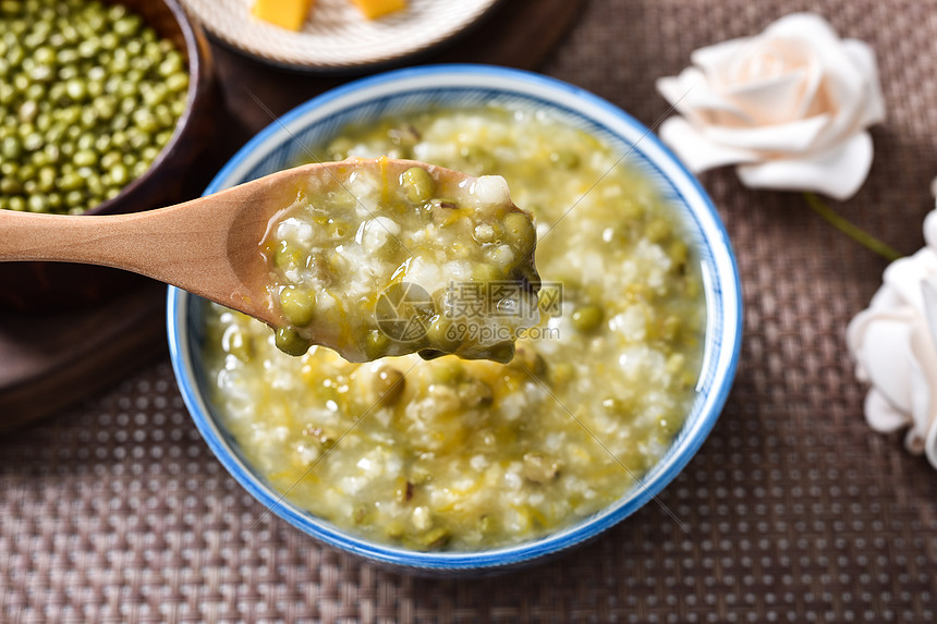 绿豆粥怎么做？从食材挑选到火候掌握，教你煮出清凉消暑的美味绿豆粥